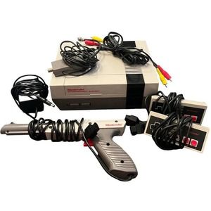 Nintendo Entertainment System Model NES-001 W/ 2 Controllers & Gun